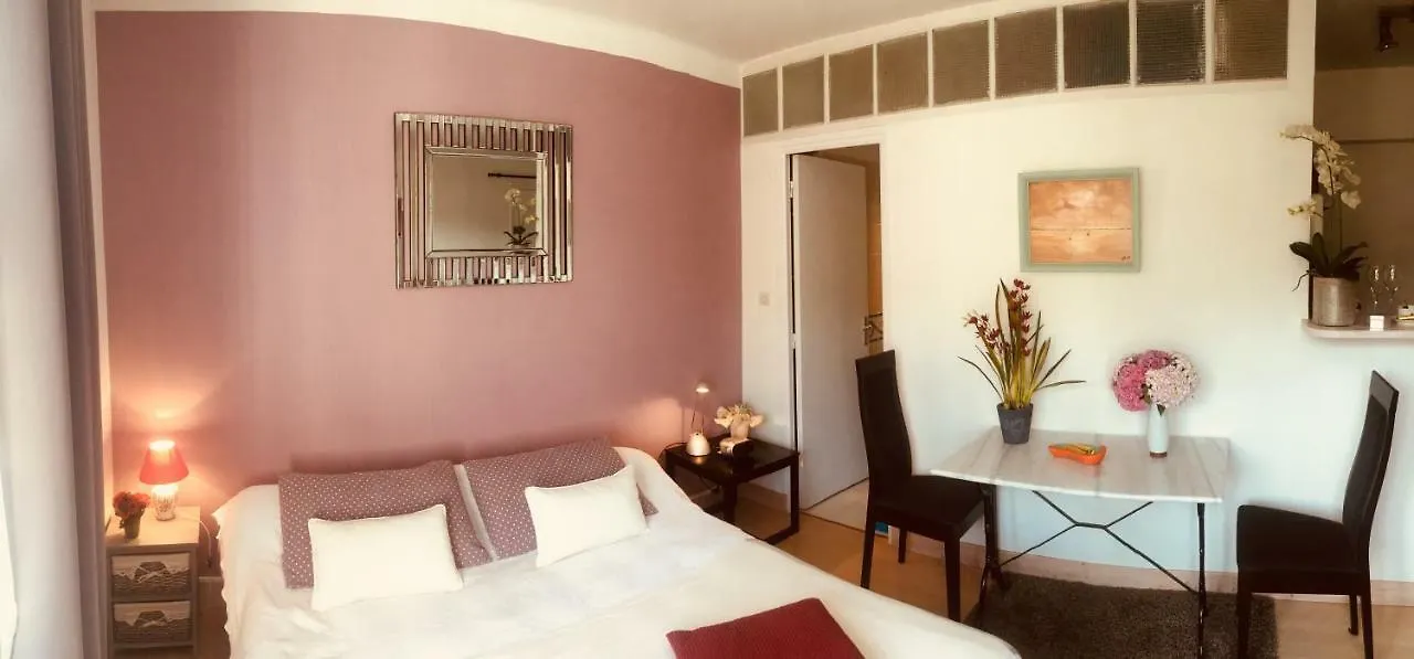 Apartment Studio Des Rosaires Plerin
